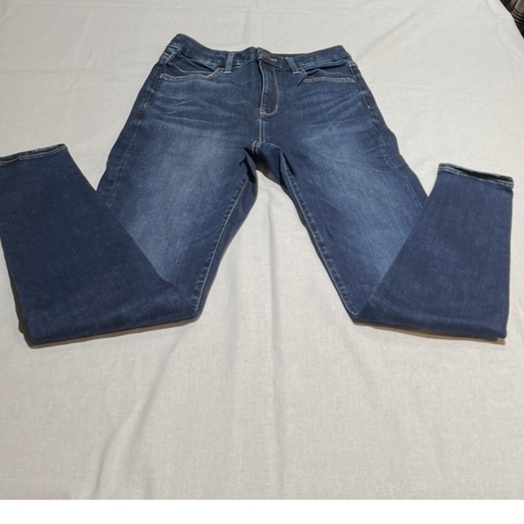 8R, American Eagle Next level stretch - Picture 3 of 5